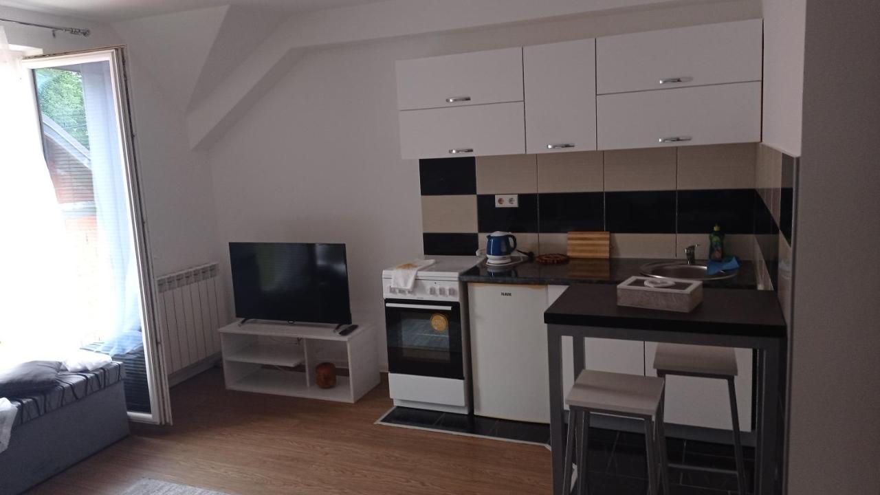 Sleep And Drive 2 Apartment Sarajevo Exterior photo